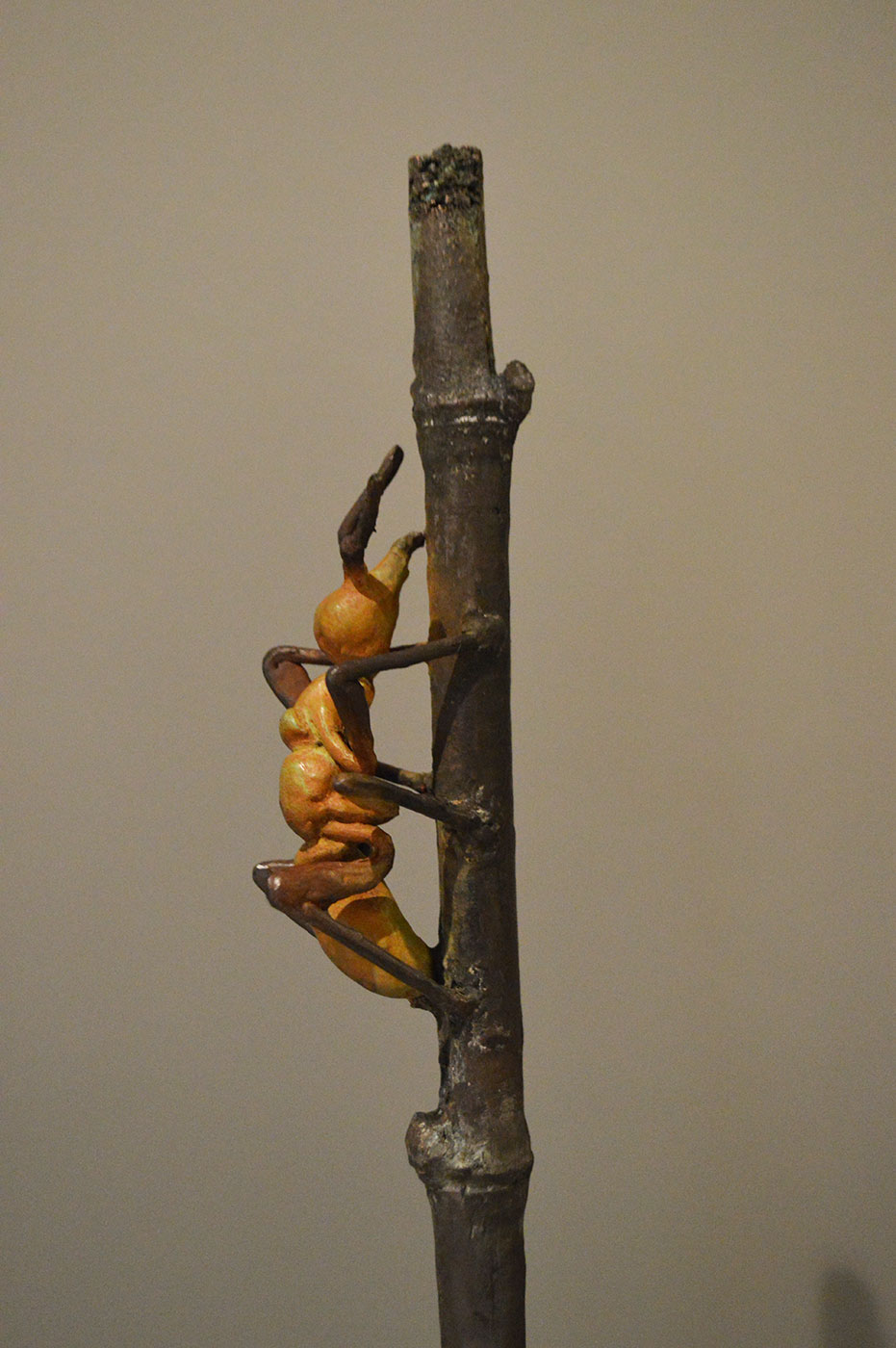  2 mieren op bamboe | uniek | 41 x 7 cm  
